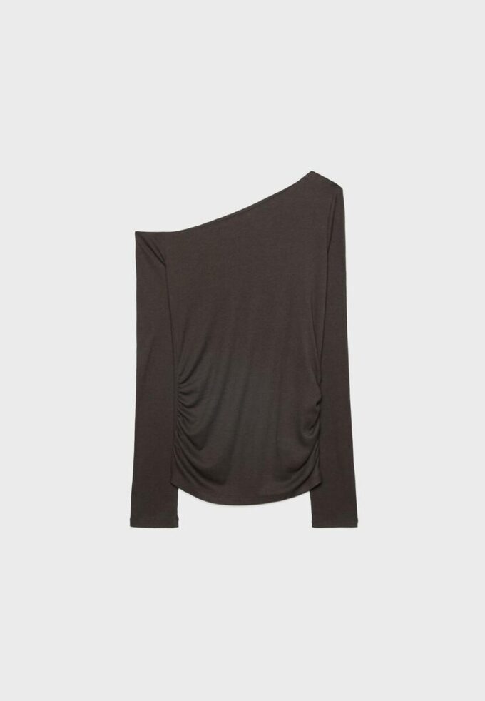 Asymmetrisch T-shirt met gerimpelde details Asymmetrisch T-shirt met gerimpelde details