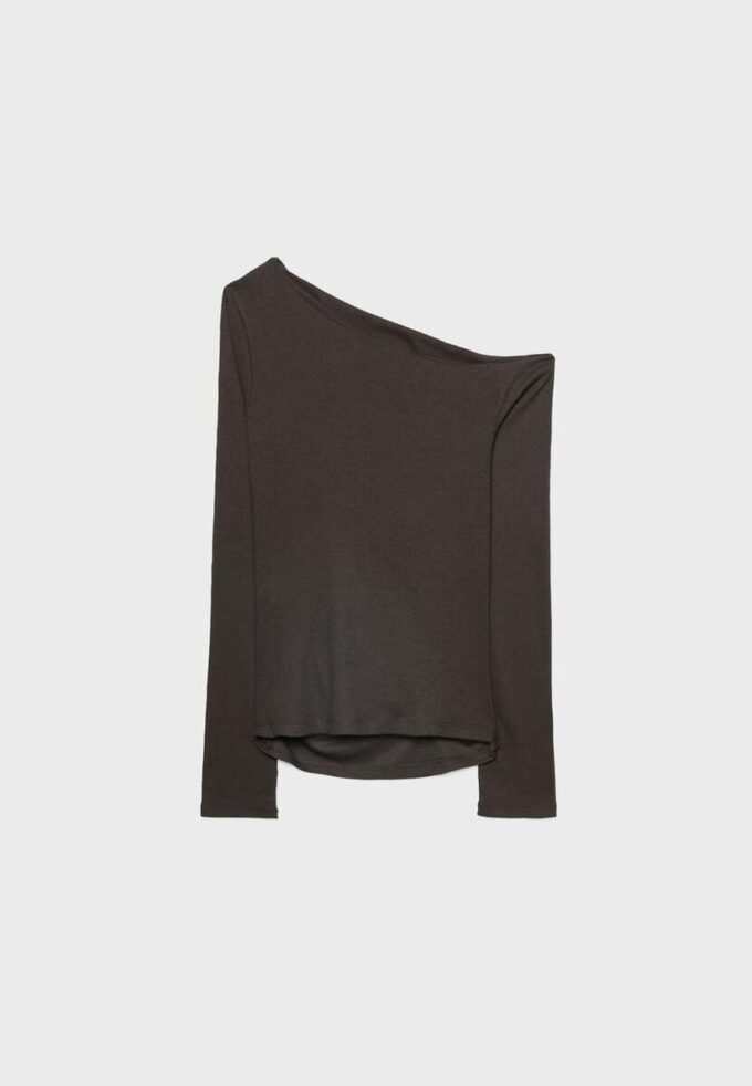 Asymmetrisch T-shirt met gerimpelde details Asymmetrisch T-shirt met gerimpelde details