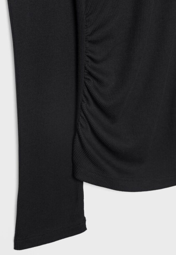 Asymmetrisch T-shirt met gerimpelde details Asymmetrisch T-shirt met gerimpelde details