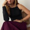 Asymmetrisch T-shirt met metalen gesp
