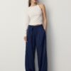 Asymmetrisch T-shirt met metalen gesp