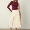Asymmetrisch T-shirt met metalen gesp