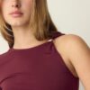 Asymmetrisch T-shirt met metalen gesp