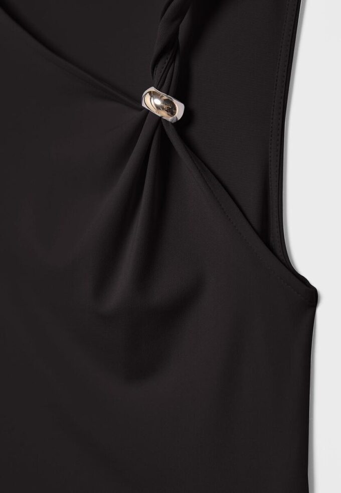 Asymmetrisch T-shirt met metalen gesp
