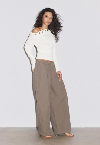 Asymmetrisch T-shirt met oogjes