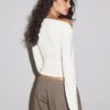 Asymmetrisch T-shirt met oogjes Asymmetrisch T-shirt met oogjes