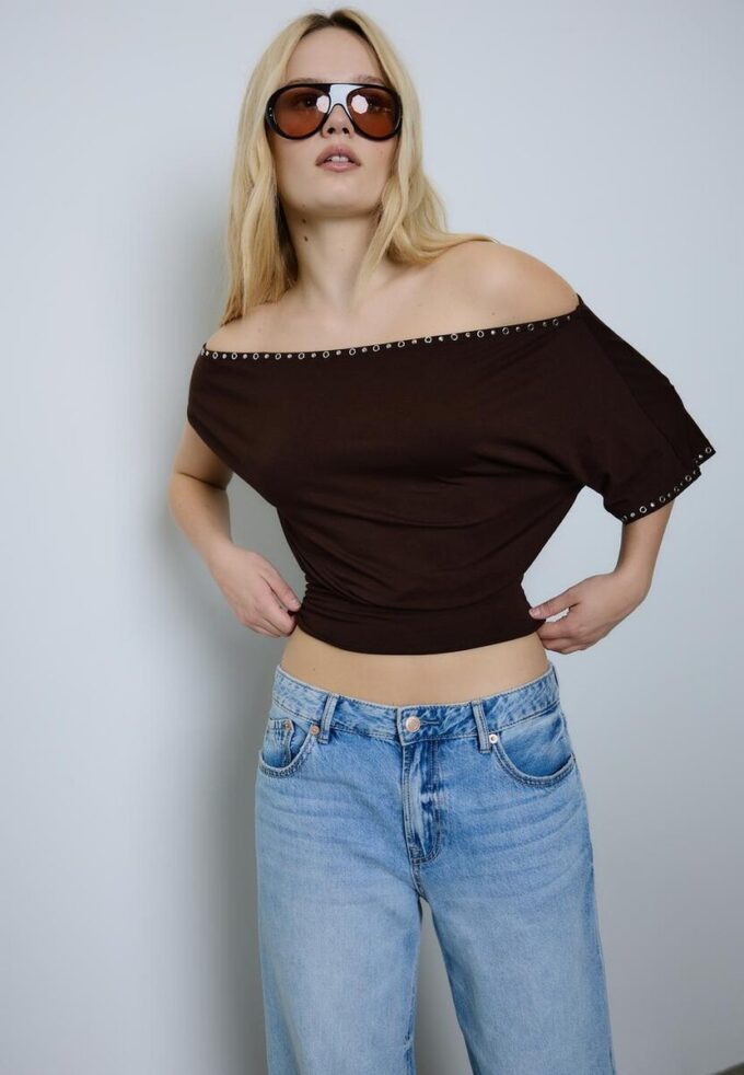 Asymmetrisch T-shirt met studs Asymmetrisch T-shirt met studs