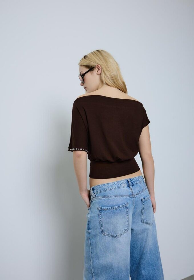Asymmetrisch T-shirt met studs Asymmetrisch T-shirt met studs
