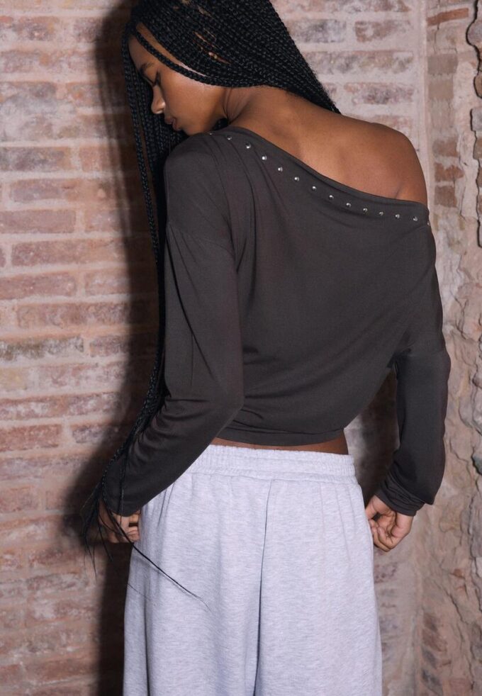 Asymmetrisch T-shirt met studs Asymmetrisch T-shirt met studs