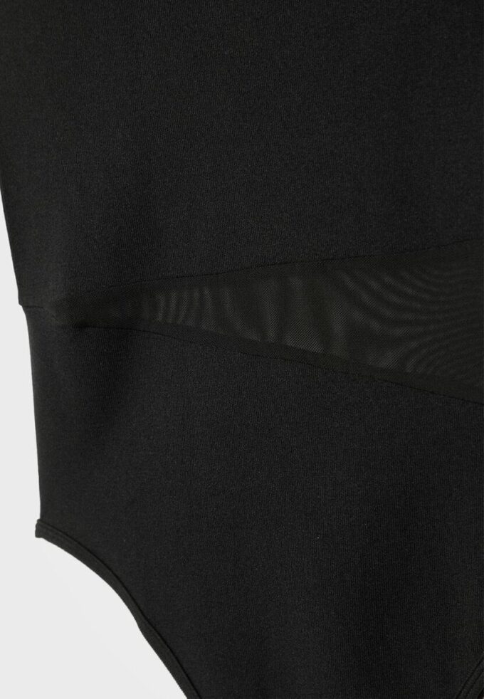 Asymmetrische bodysuit met doorschijnende details Asymmetrische bodysuit met doorschijnende details