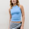 B04 Basics getailleerde mouwloze top
