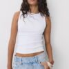B04 Basics getailleerde mouwloze top