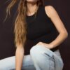 B04 Basics getailleerde mouwloze top