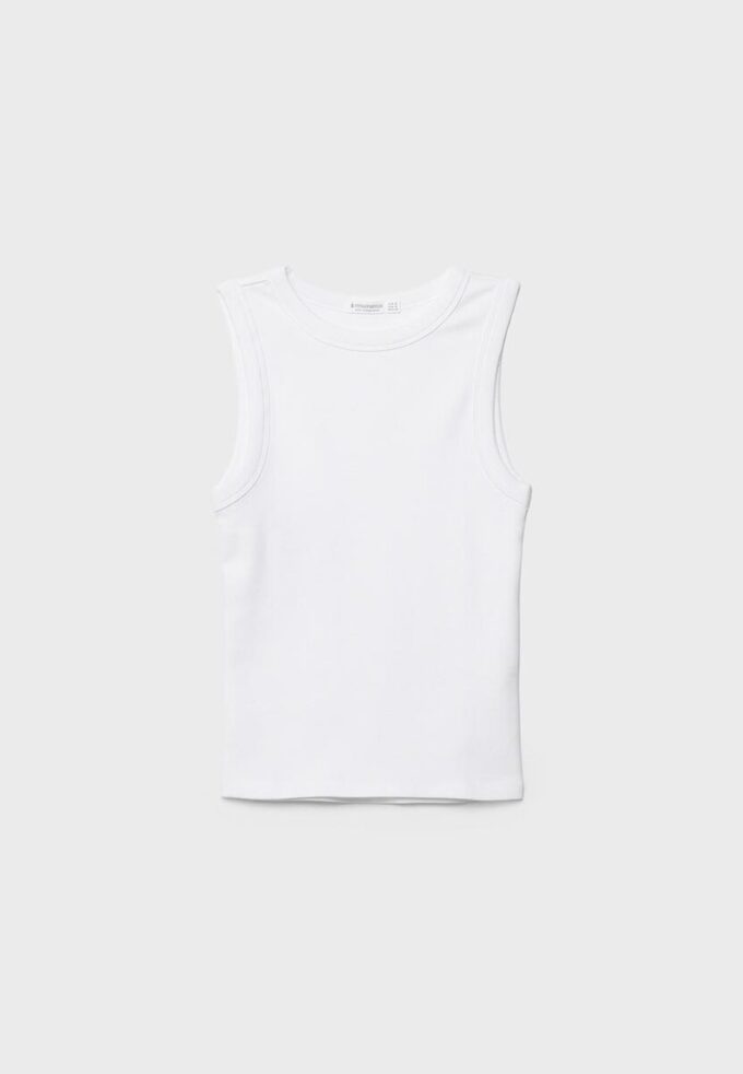 B04 Basics getailleerde mouwloze top