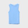 B04 Basics getailleerde mouwloze top
