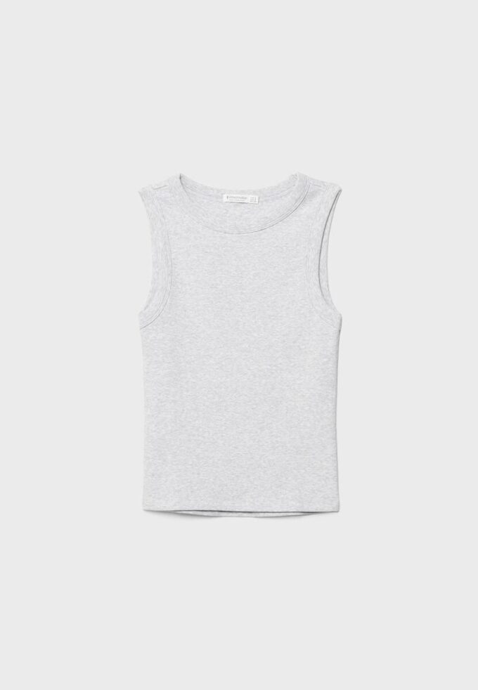 B04 Basics getailleerde mouwloze top