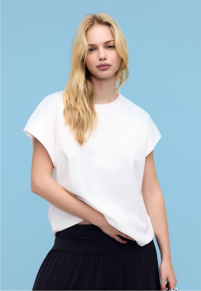 B06 Basic T-shirt met verlaagde schouders