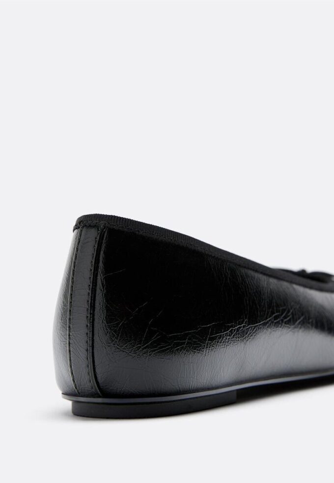 Ballerina’s met strikdetail en leerlook