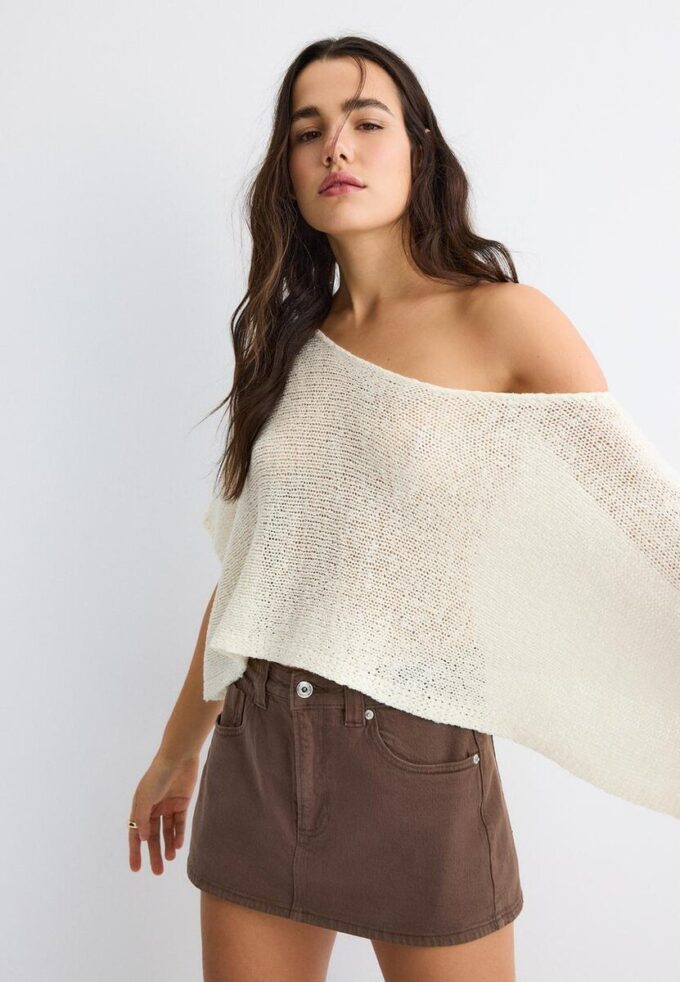 Basics gebreide trui met cape