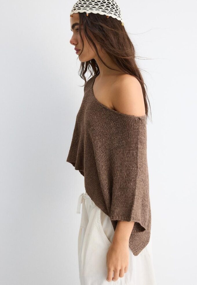 Basics gebreide trui met cape