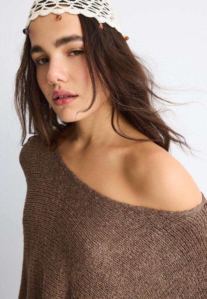 Basics gebreide trui met cape