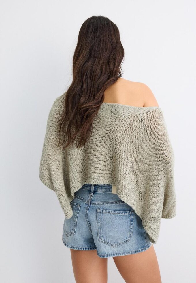 Basics gebreide trui met cape