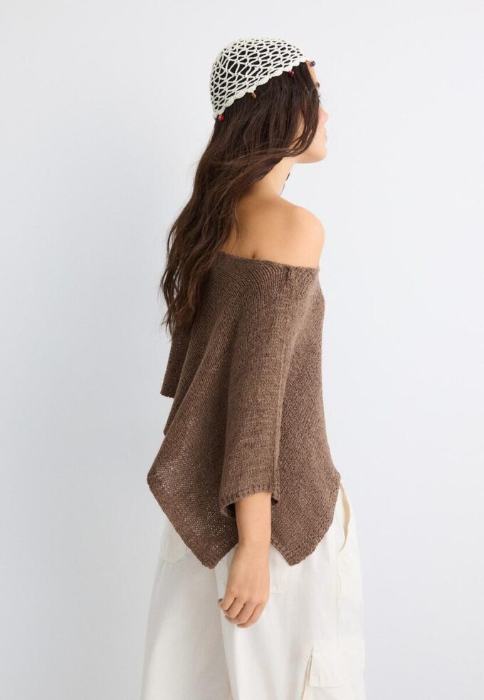 Basics gebreide trui met cape