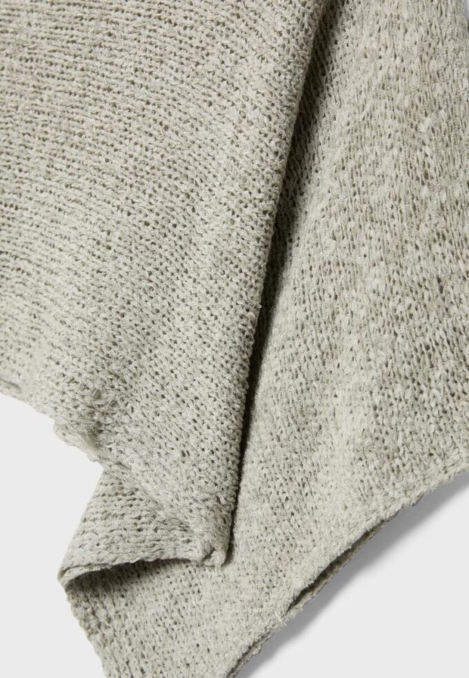 Basics gebreide trui met cape