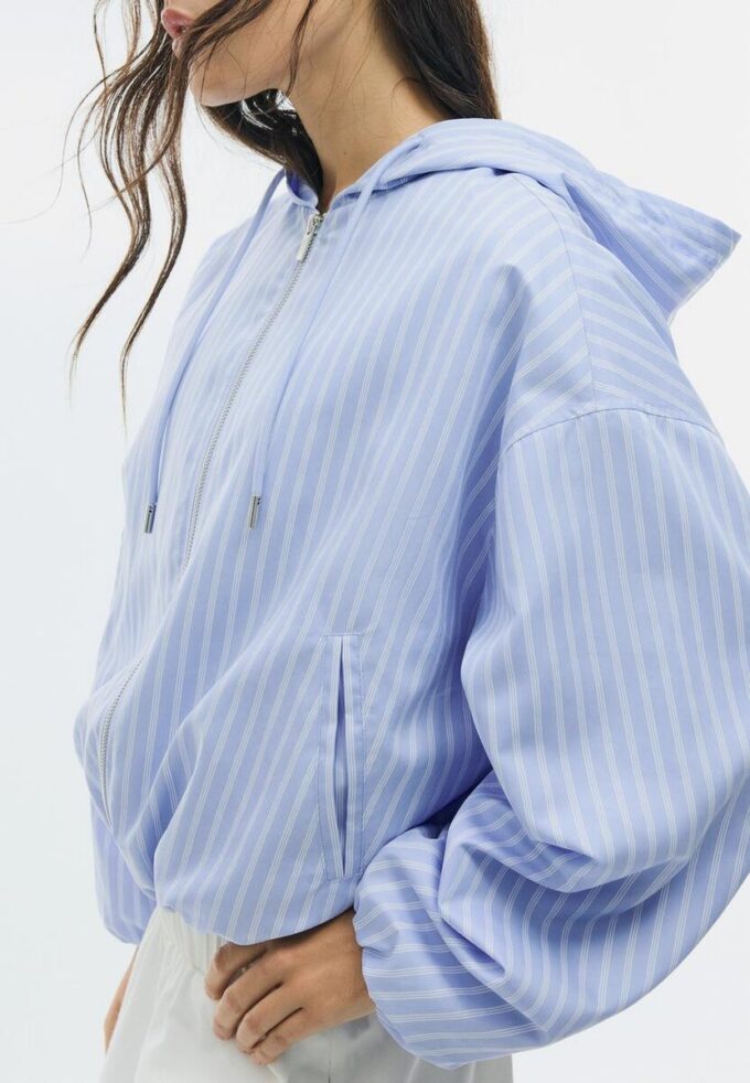 Basics gestreept nylon jack met capuchon