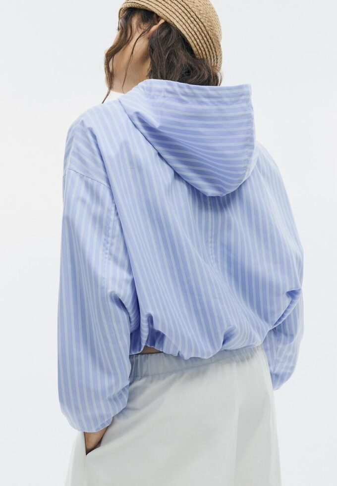 Basics gestreept nylon jack met capuchon