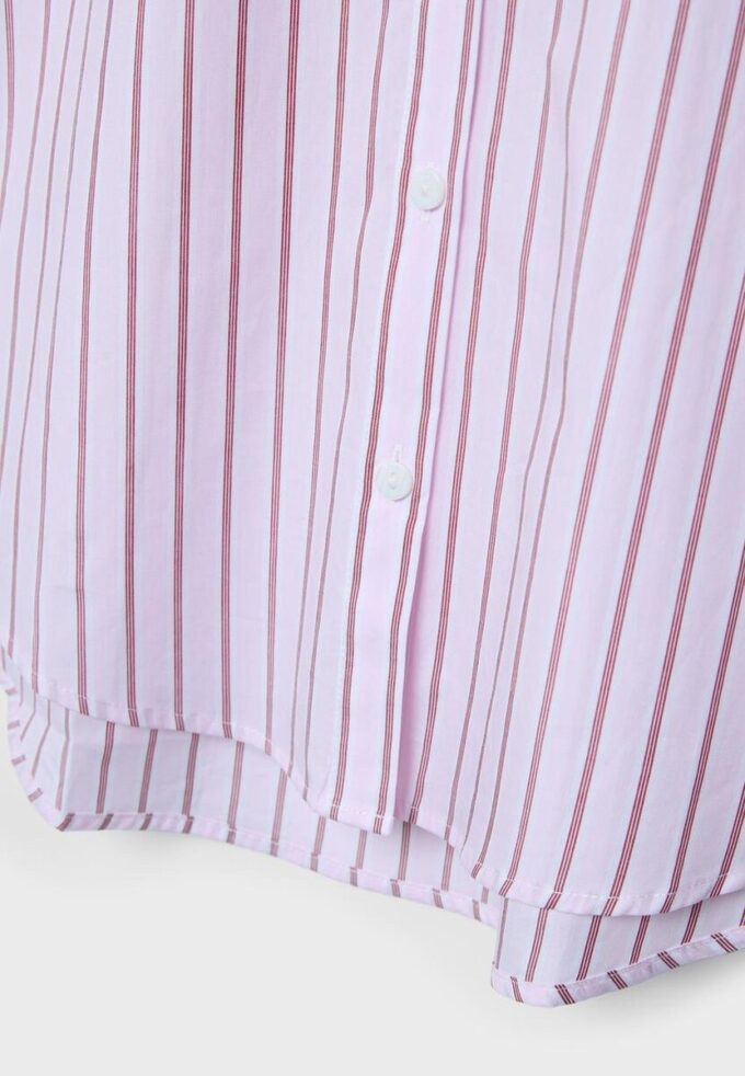 Basics gestreept popeline overhemd met zak Basics gestreept popeline overhemd met zak