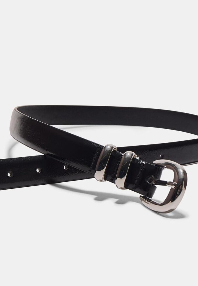 Basics glanzende riem met leereffect