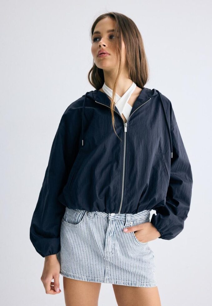 Basics nylon jas met capuchon