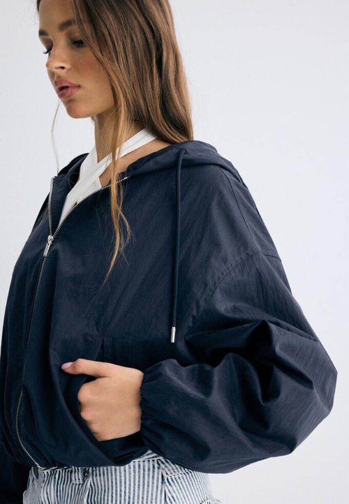Basics nylon jas met capuchon