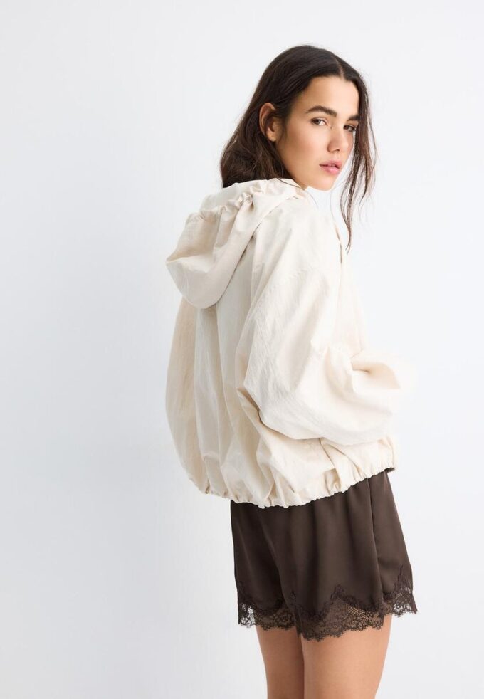 Basics nylon jas met capuchon