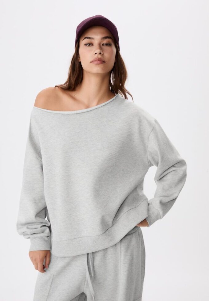 Basics off-shoulder sweatshirt
