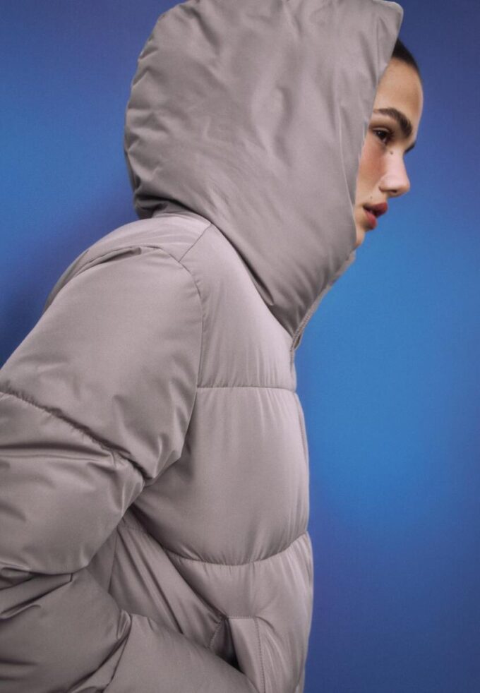 Basics pufferjack met capuchon