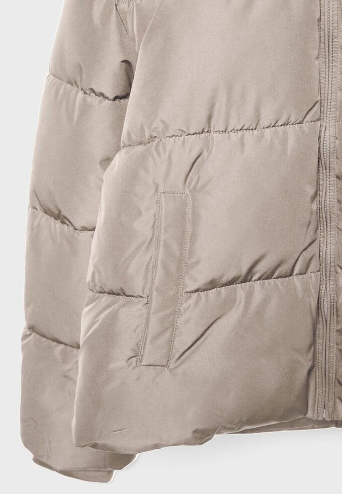 Basics pufferjack met capuchon