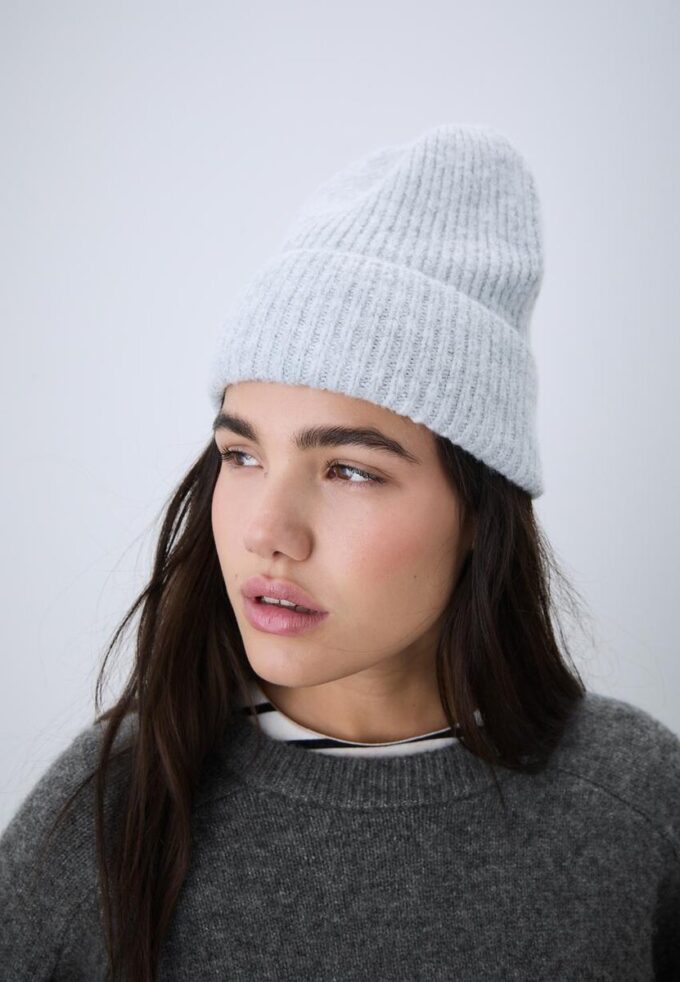 Basics zachte gebreide trui