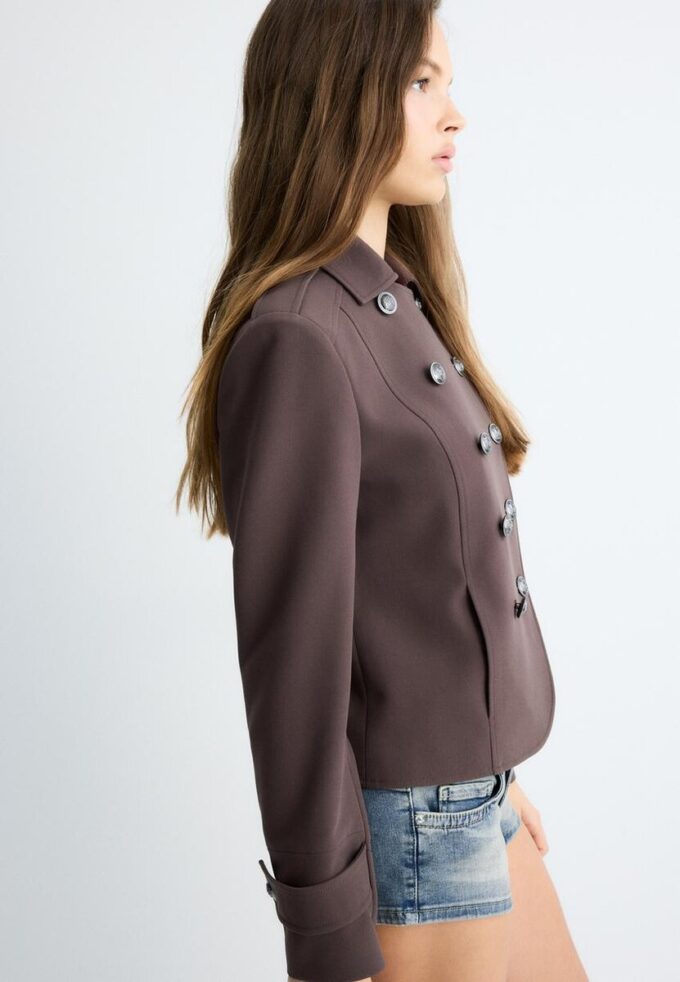 Blazer met gegraveerde knopen