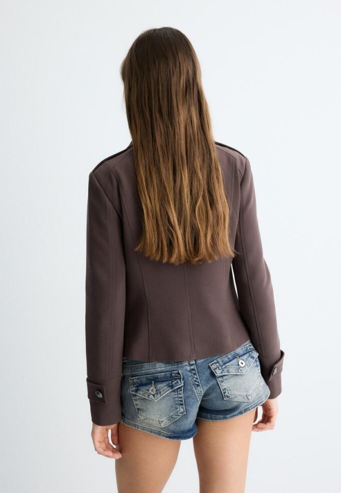 Blazer met gegraveerde knopen
