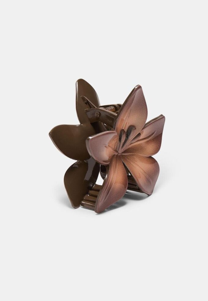 Bloemenhaarclip