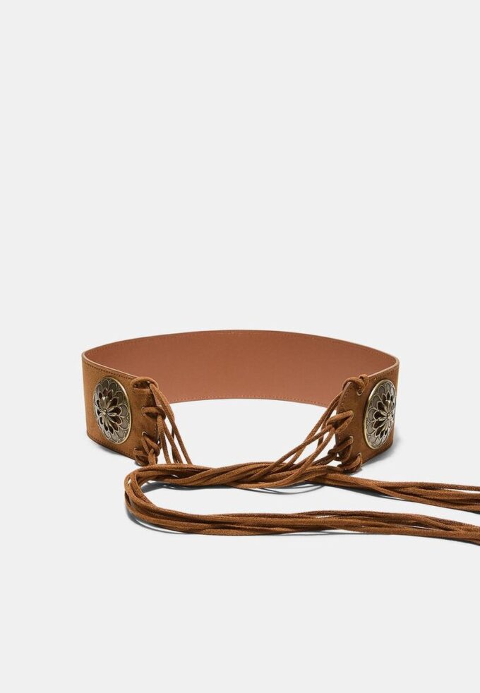 Brede riem met rozet en franjes