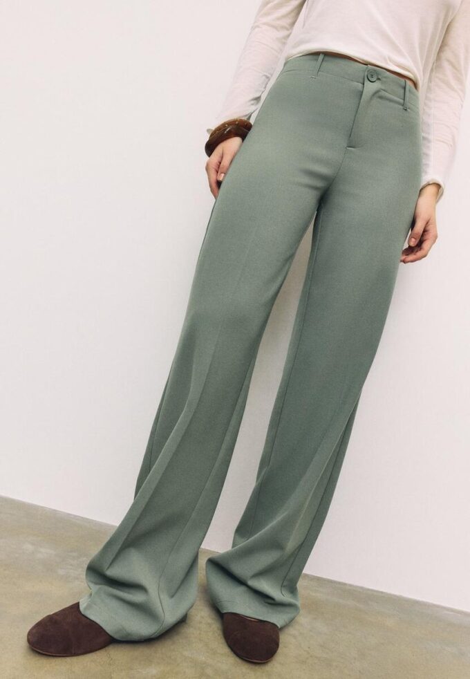 Broek met wijde pijpen Broek met wijde pijpen