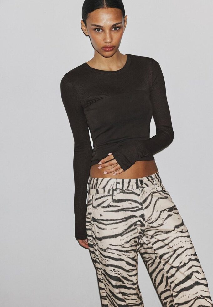 Broek met wijde pijpen Broek met wijde pijpen