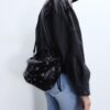Bucket Bag met oogjesdetail