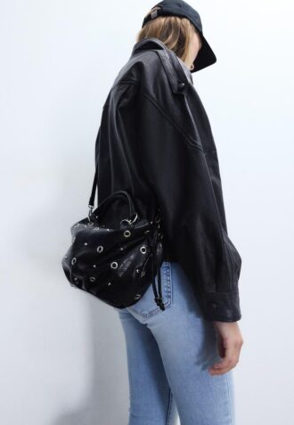Bucket Bag met oogjesdetail
