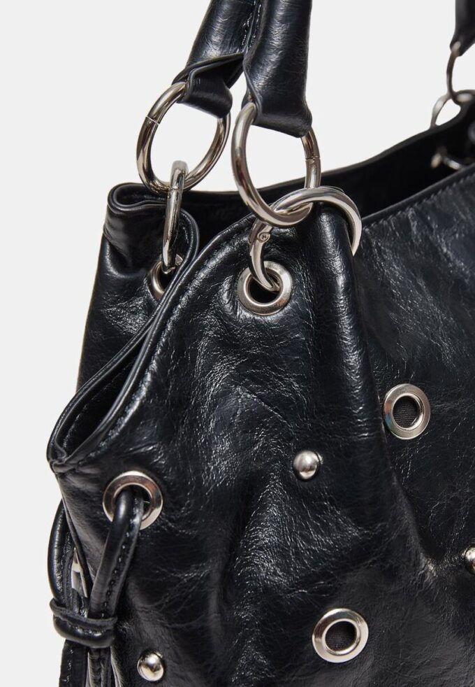 Bucket Bag met oogjesdetail