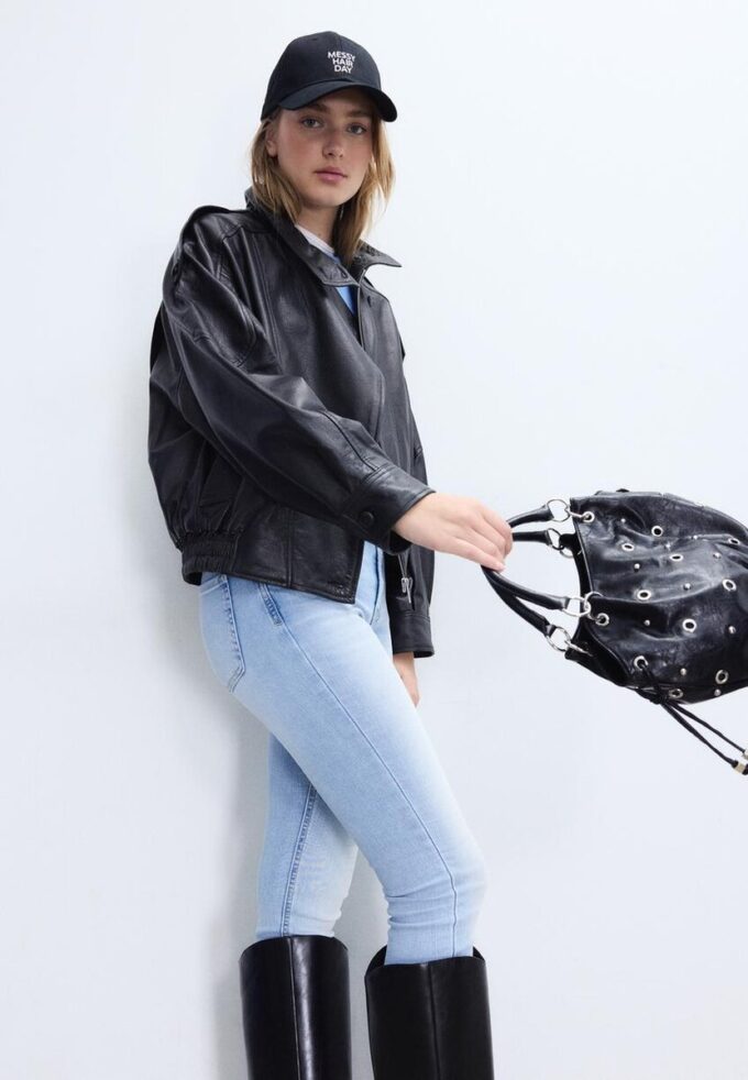 Bucket Bag met oogjesdetail