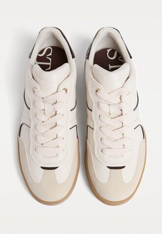 Casual retro sneakers